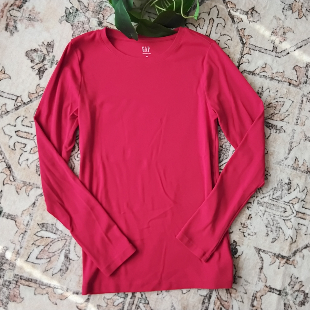 GAP Modern Long Sleeve
